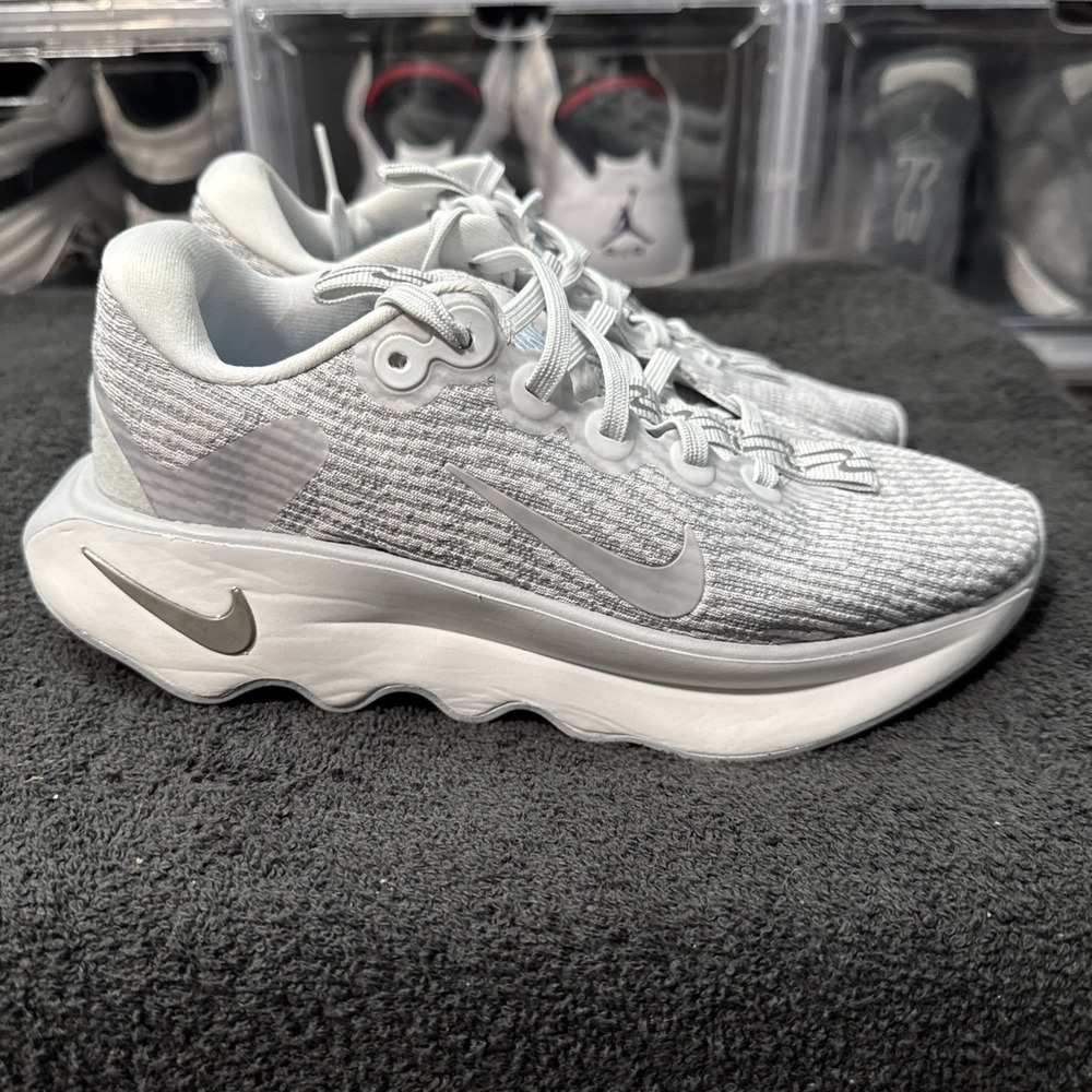Womens Size 5 Nike Motiva Photon Dust W DV1238-010